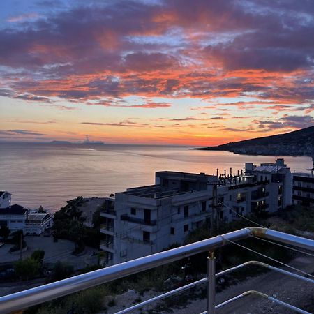 Bluemoon Suites Sarande Bagian luar foto