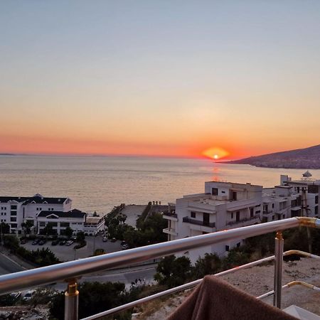 Bluemoon Suites Sarande Bagian luar foto