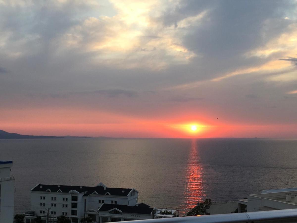 Bluemoon Suites Sarande Bagian luar foto