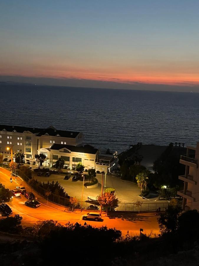 Bluemoon Suites Sarande Bagian luar foto