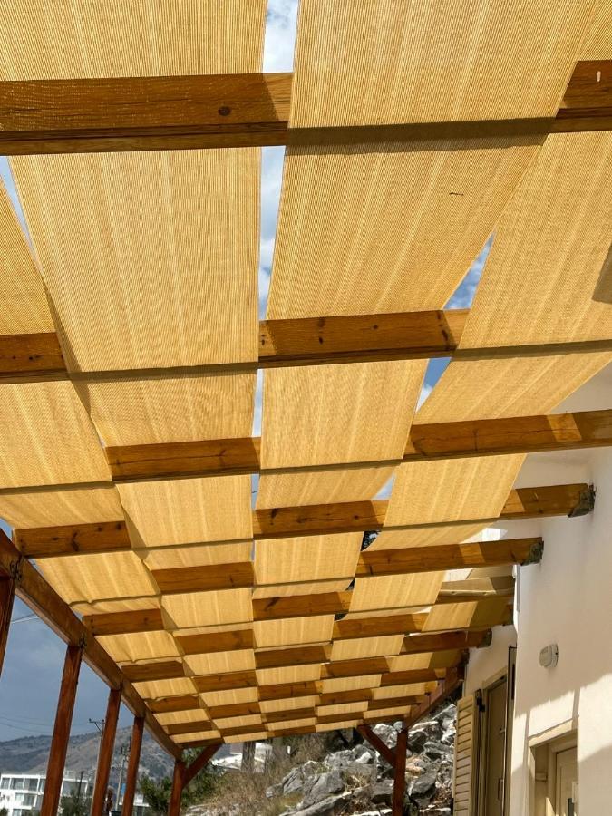 Bluemoon Suites Sarande Bagian luar foto