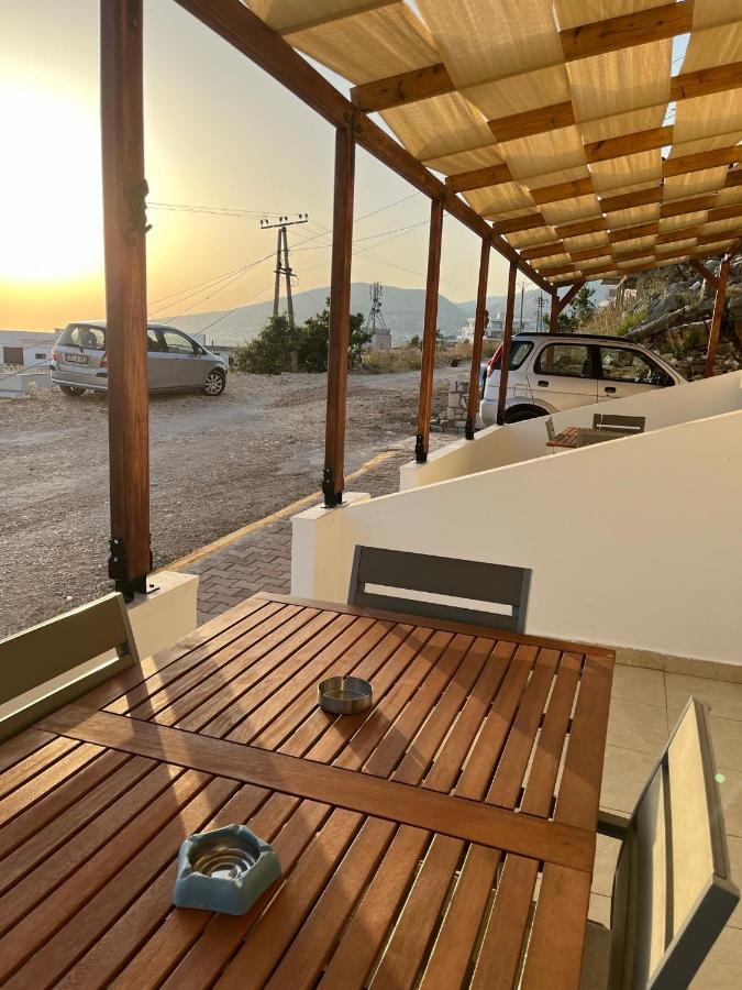 Bluemoon Suites Sarande Bagian luar foto