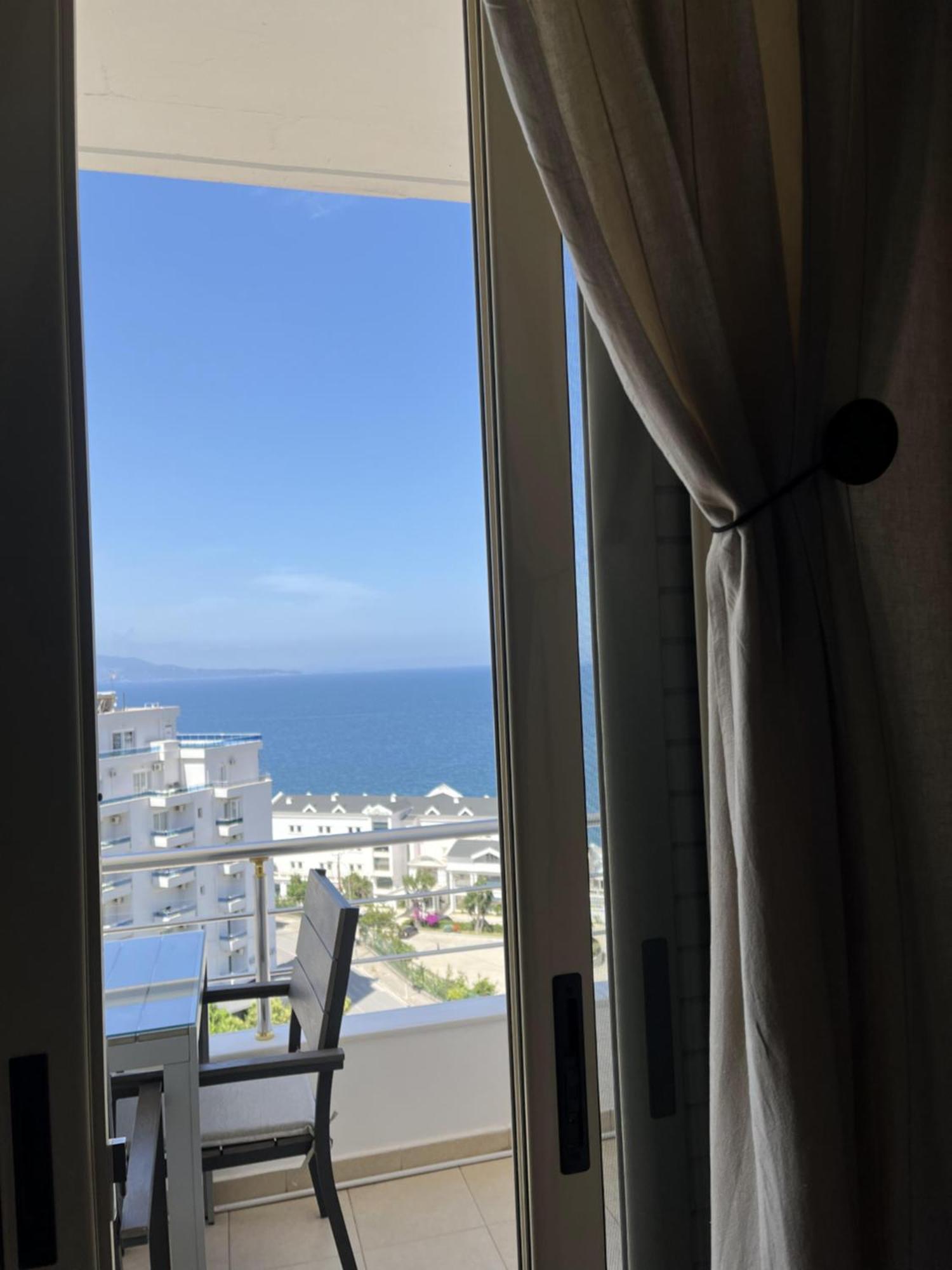 Bluemoon Suites Sarande Bagian luar foto