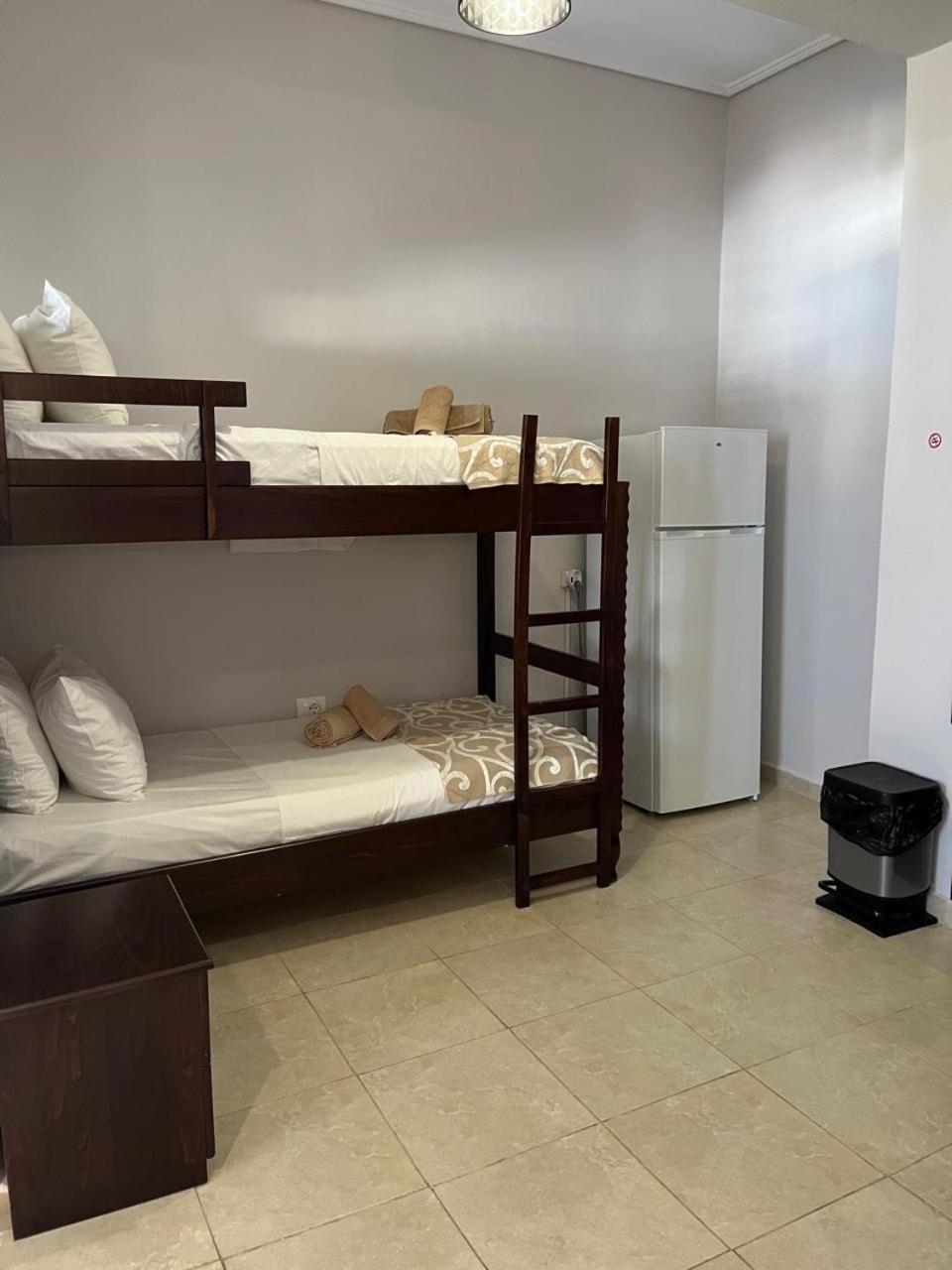 Bluemoon Suites Sarande Bagian luar foto