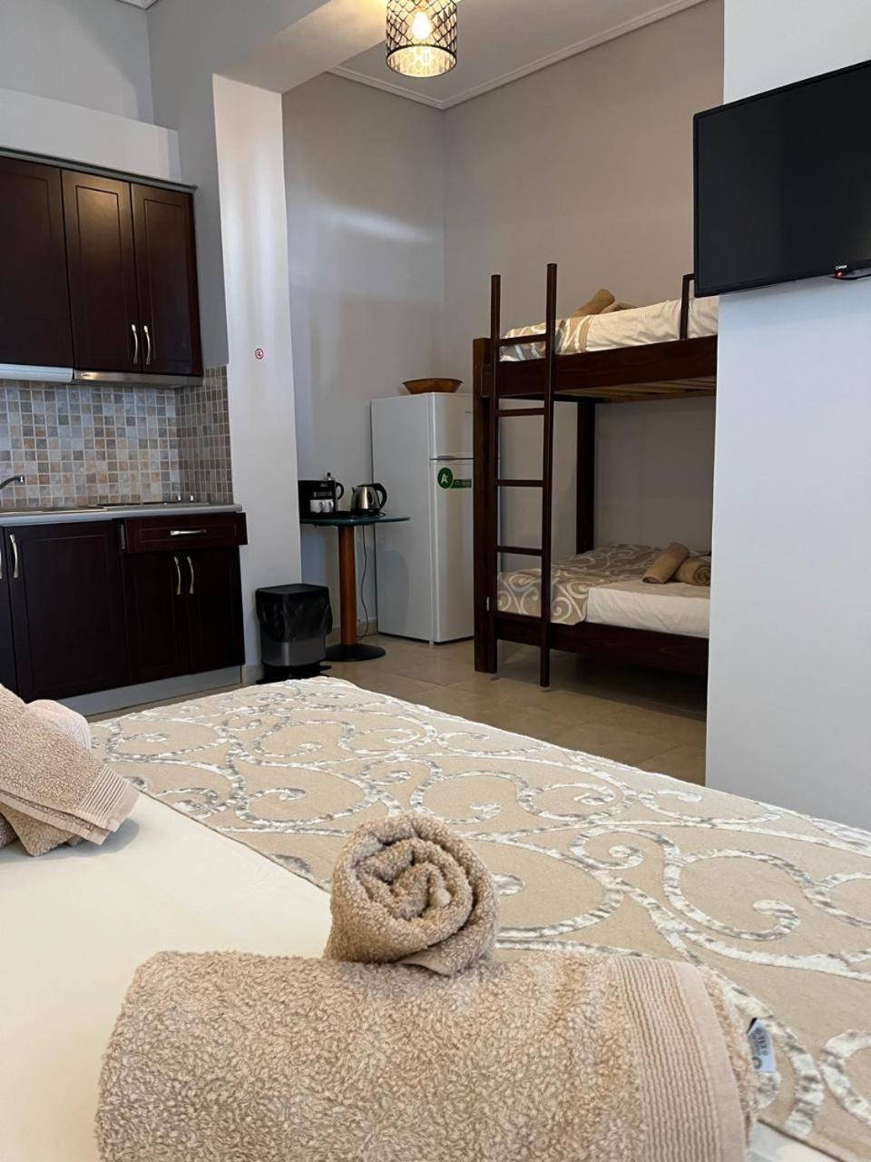 Bluemoon Suites Sarande Bagian luar foto